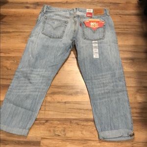 Women’s NWT Cropped Levi’s  501 CT 32x32